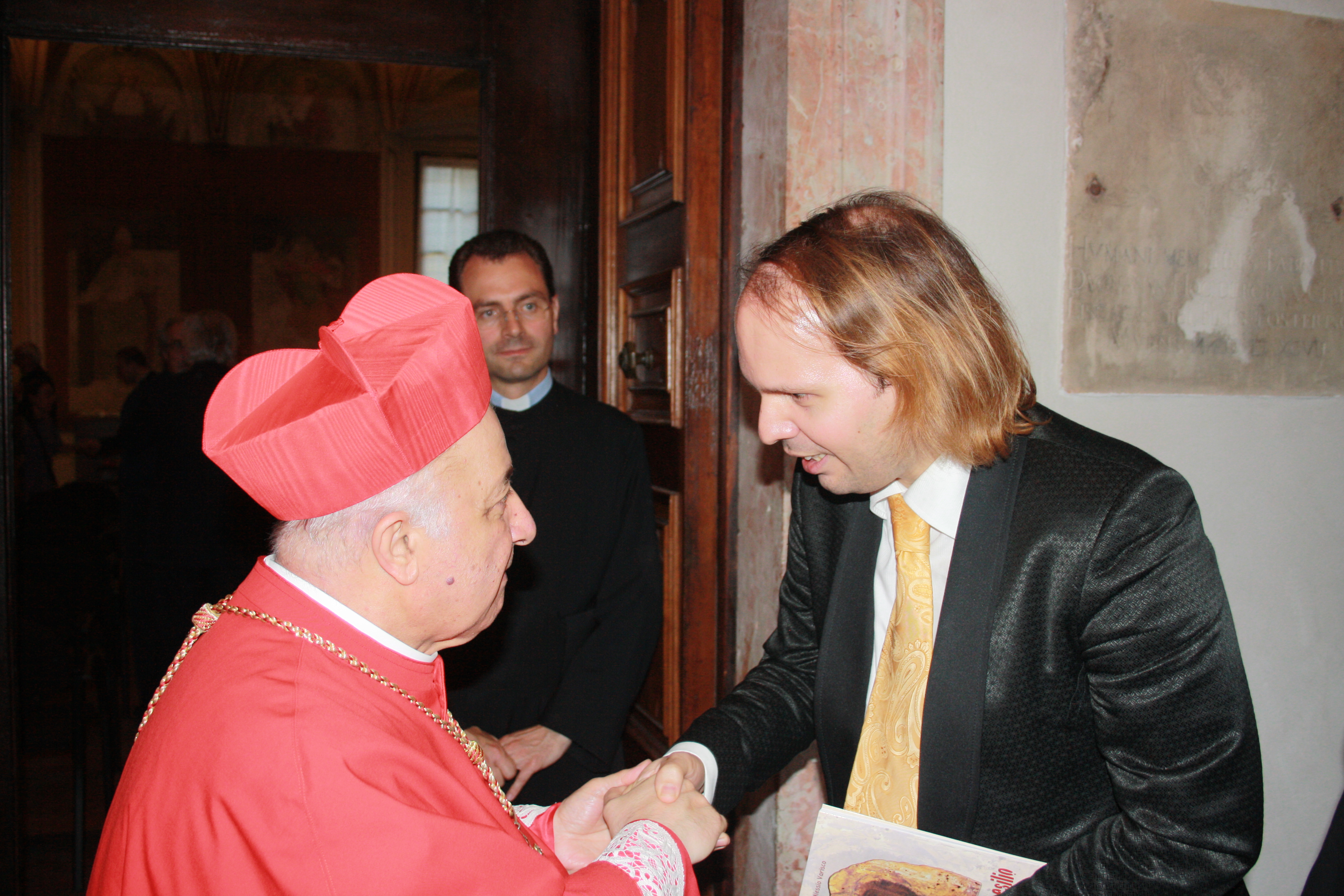 Sua Eminenza il Signor Cardinal DIONIGI TETTAMANZI con il Prof. ALESSIO VARISCO