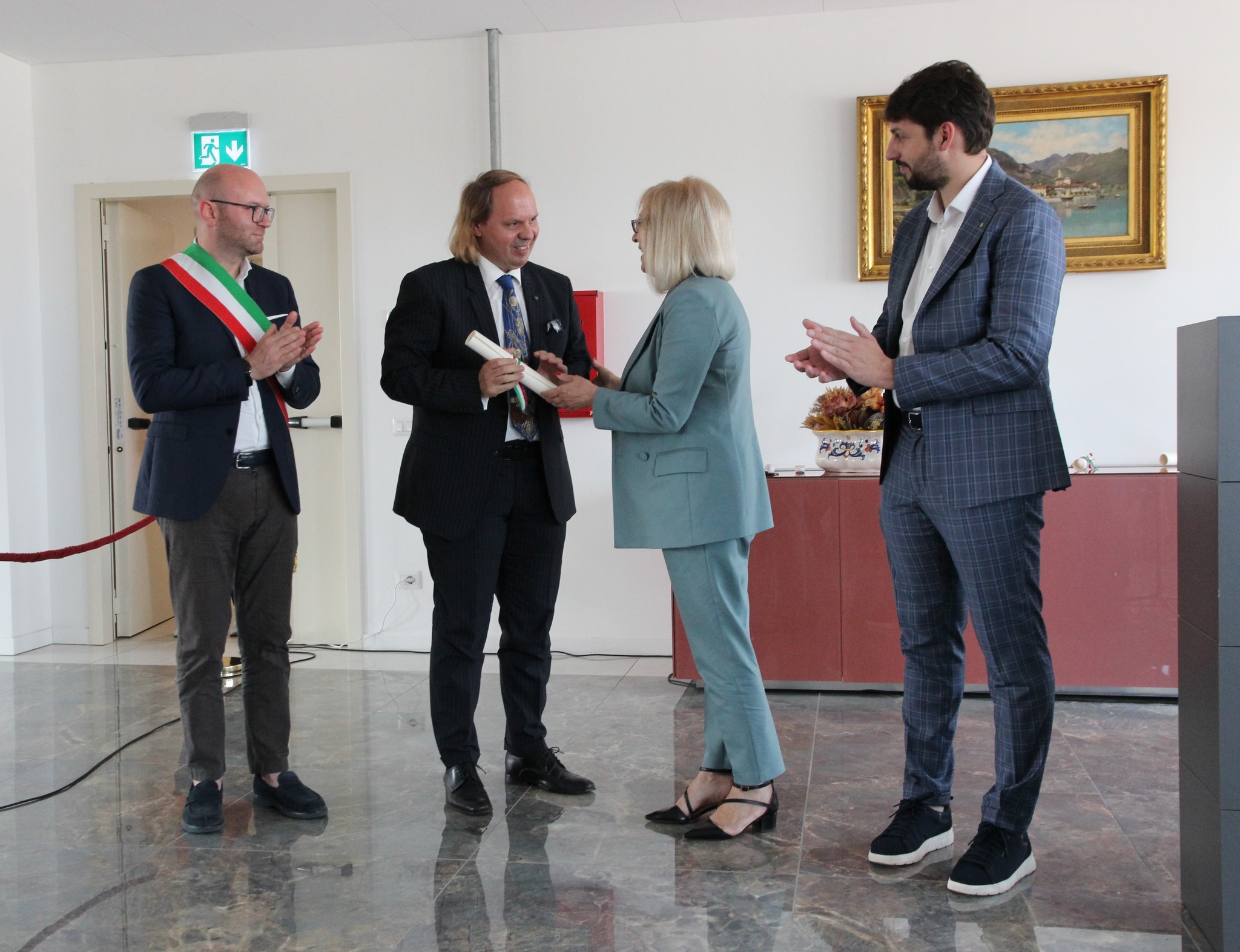 Il Professore Alessio Varisco conferito dell'onorificenza di Ufficiale dell'Ordine al Merito della Repubblica Italiana da Sua Eccellenza Illustrissima il Prefetto di Monza e della Brianza